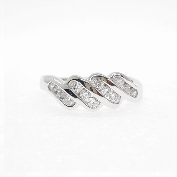 Fancy cz ring แหวนเพชรสวิส เพชรcz แหวนแฟนซี โรงงานผลิตเครื่องประดับเพชรสังเคราะห์ FF95