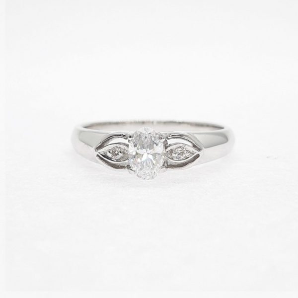 Oval cz ring แหวนเพชรสวิส เพชรcz รูปไข่ โรงงานผลิตเครื่องประดับเพชรสังเคราะห์ G428