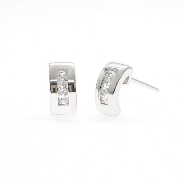 Earrings cz ring ต่างหูเพชรสวิส เพชรcz ต่างหู โรงงานผลิตเครื่องประดับ เพชรสังเคราะห์ EE177